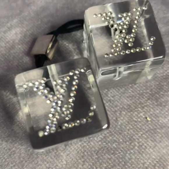 *VINTAGE* Louis Vuitton Clear Crystal LV Hair Tie Resin Cube Vintage Y2K - Picture 8 of 9